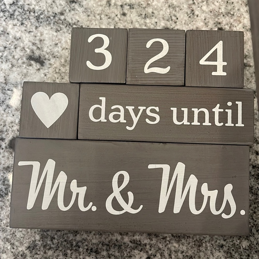 Wedding countdown blocks